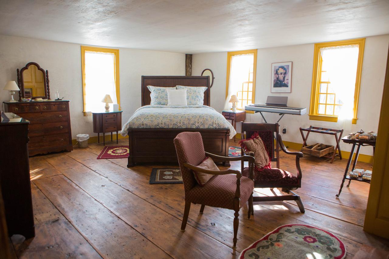 Woodstock Sustainable Farms Room photo